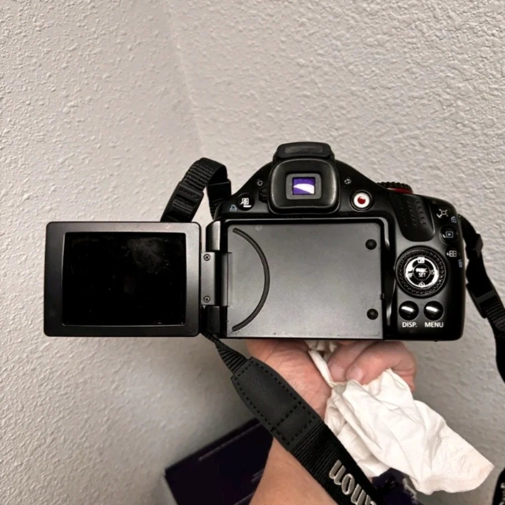 Canon Black Digital Camera with Zoom Lens
